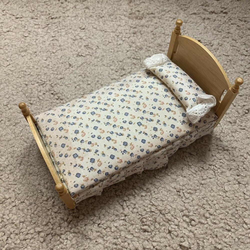 Vintage Dollhouse Bed Signed Classics Pink/white/blue Floral Pattern Furniture